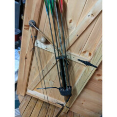 vintage 1968 Brown Bear Amo Compound 37" bow and 6 arrows