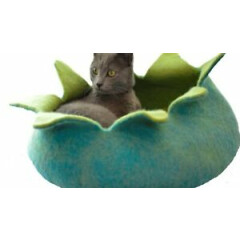 NWT DHARMA DOG KARMA CAT PET BASKET 20", PRETTY WOOL BED IN PETAL GREEN & AQUA