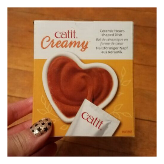 Catit Creamy Ceramic Heart Shaped Dish BNIB image {3}