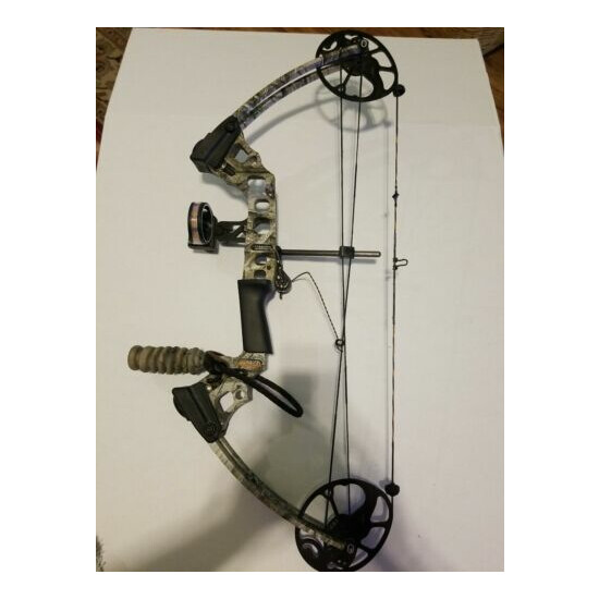 MATHEWS MISSION CRAZE RIGHT HAND COMPOUND HUNTING BOW LOADED Thumb {1}