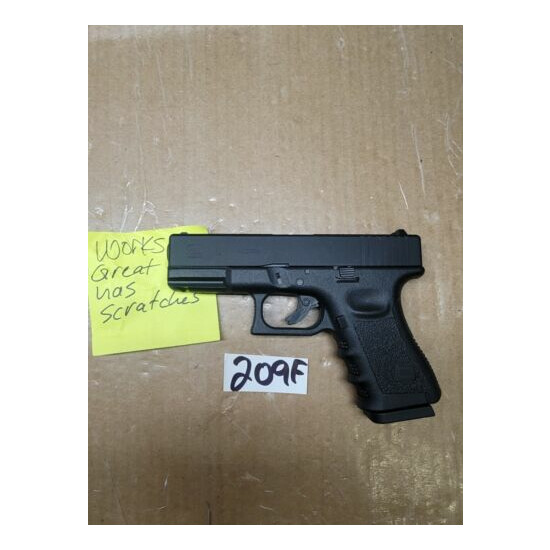 Used Glock Licensed G19 Gen 3 CO2 BB Gun Auction #209F Thumb {1}