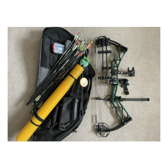 Elite Ritual 30 compound bow Package image {1}