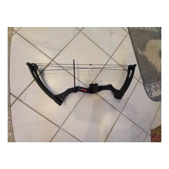 bear youth compound bow 27 in length  image {1}