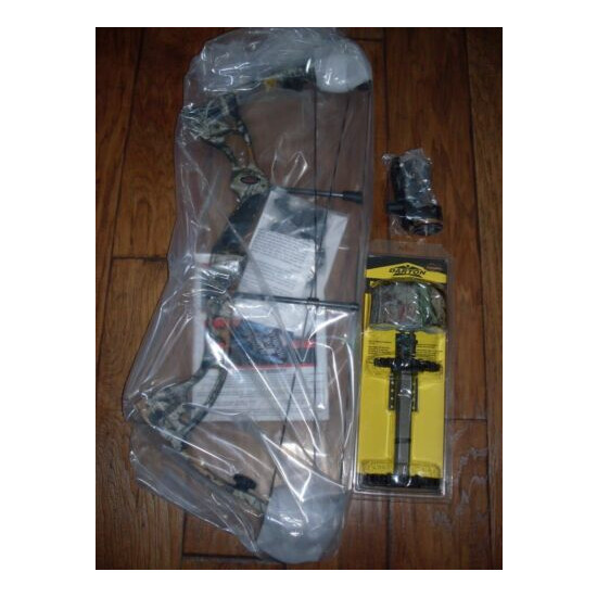 Darton Compound Bow Package Vista Camo 40-50lb Right Handed NEW image {3}