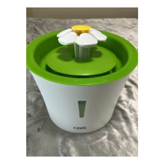 Catit 2.0 Flower Cat Small Dog Electric Automatic Water Drinking Fountain  image {1}