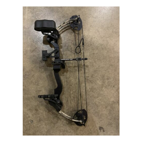 Bowtech Diamond NUCLEAR ICE Youth Compound LEFT HAND Bow Package Camo Thumb {1}