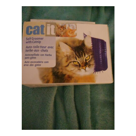 CAT IT - SELF GROOMER - WITH CATNIP (missing) Easy To Mount image {1}