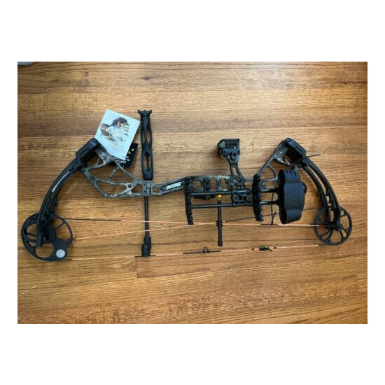 Bear Archery Species RTH Compound Bow Package image {1}