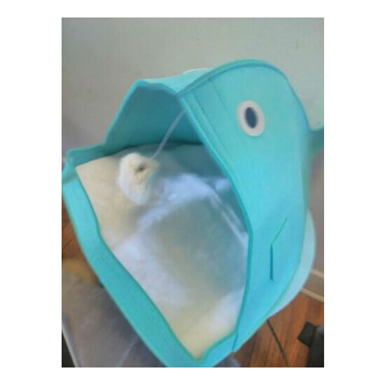 New super cute angelfish pet house is perfect for your kitty , comfortable, soft image {4}