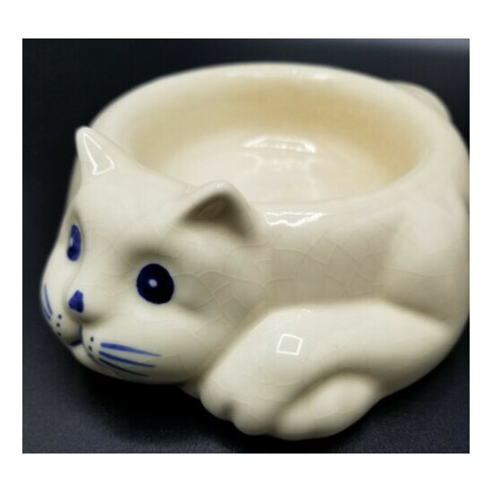 Lillian Vernon Ceramic Cat Kitty Pet Dish Bowl White and Blue Curled Lounge Cat  image {1}