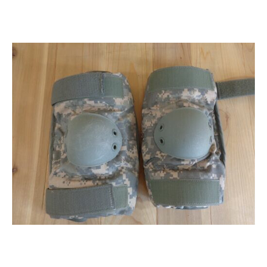Military ELBOW PADS One Pair SIZE LARGE Digital Camo Camouflage Green Gray Beige image {1}