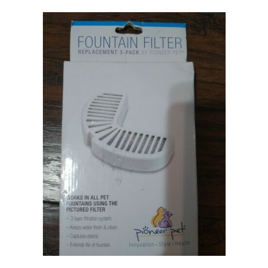 Pet Replacement Filters For Ceramic And Stainless Steel Fountains 3-Pack image {1}